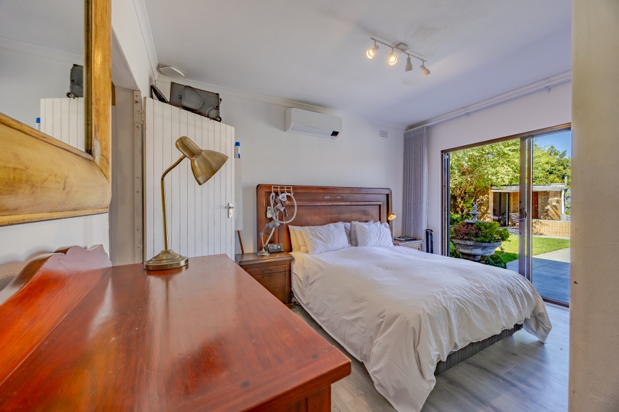 5 Bedroom Property for Sale in Flamingo Vlei Western Cape